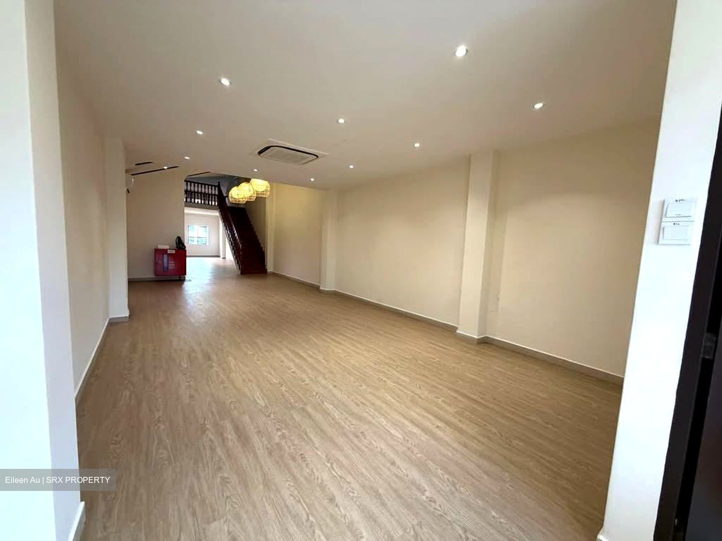 Joo Chiat Road (D15), Office #603570721